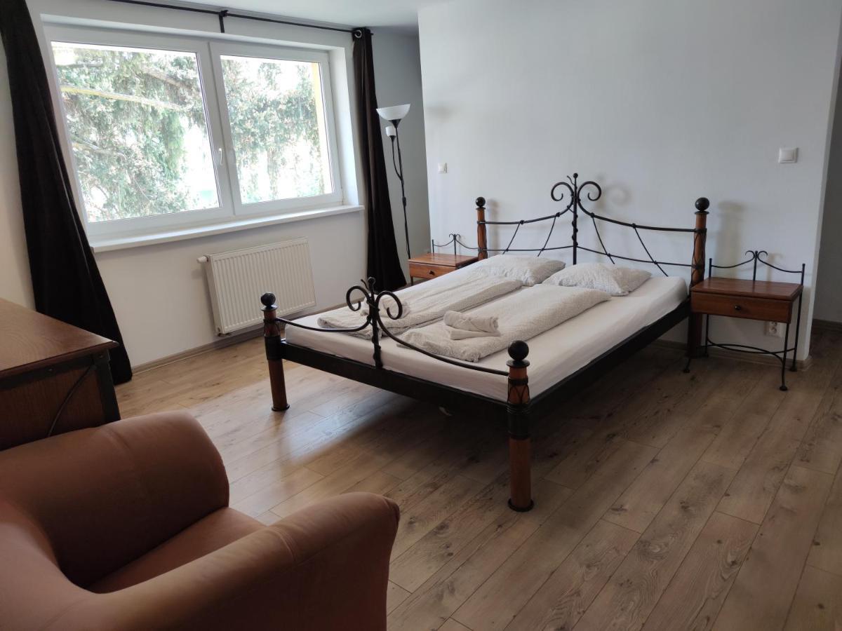 Attic Parkview Apartment Pöstyén Kültér fotó
