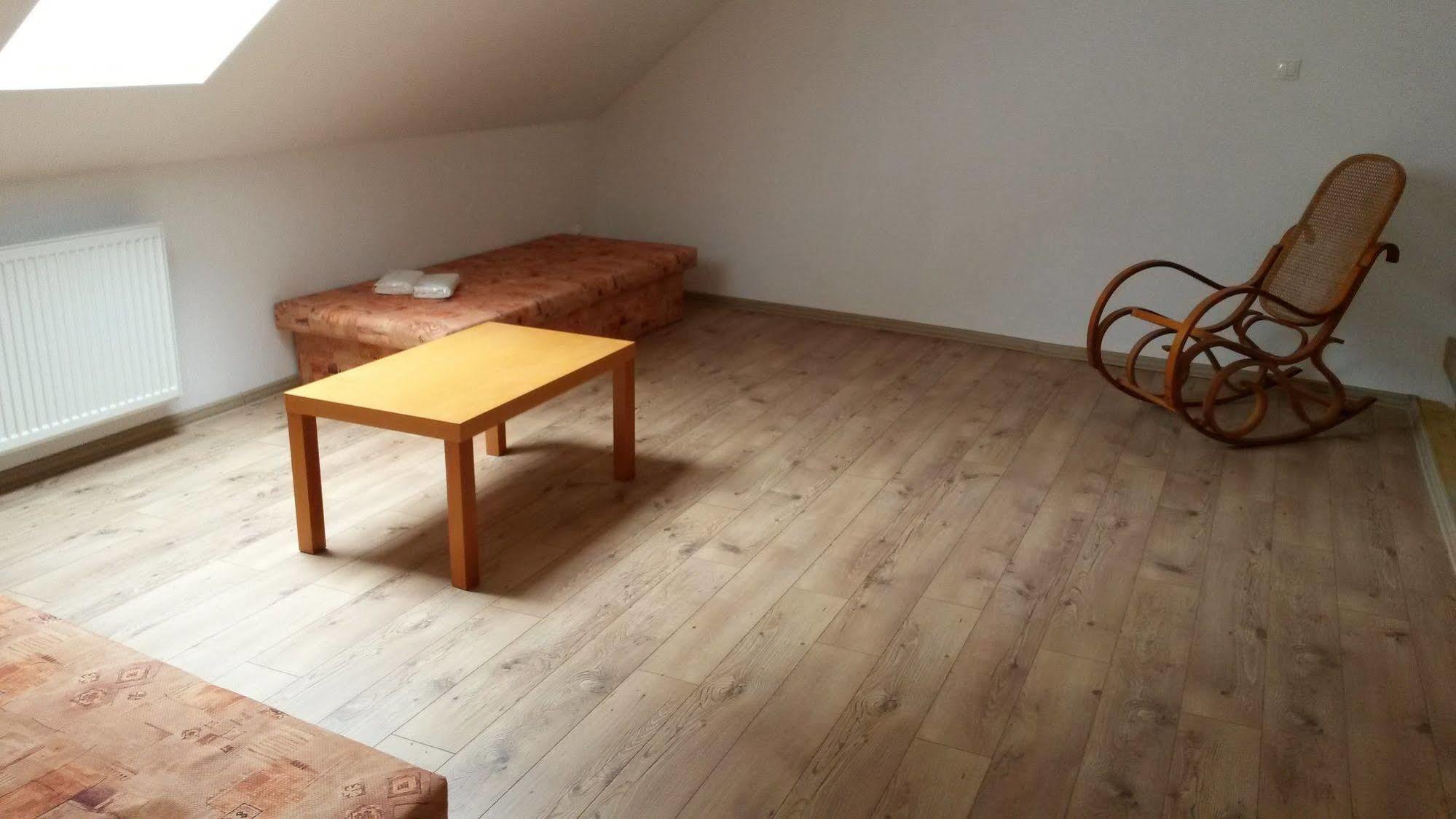 Attic Parkview Apartment Pöstyén Kültér fotó